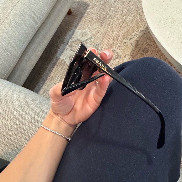 Prada sunglasses - Picture 7 of 7